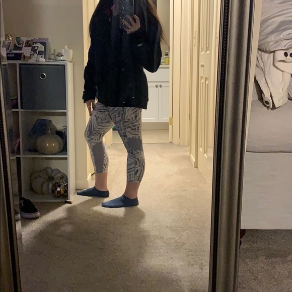 Burton Winter Jacket - Picture 12 of 16